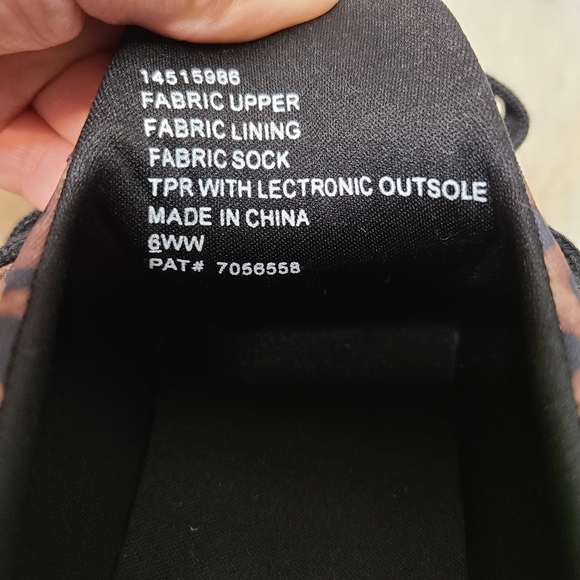 Lepoard Lace-Up Sneaker - Picture 8 of 8